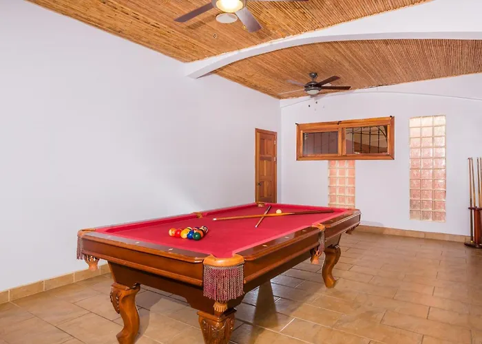 Casa Suenos-beautiful Beachfront House Tempate